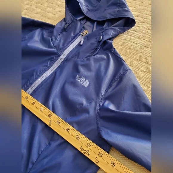 The North Face Women's WindWall™ Hooded Lightweight Windbreaker Jacket - Blue - Picture 9 of 10